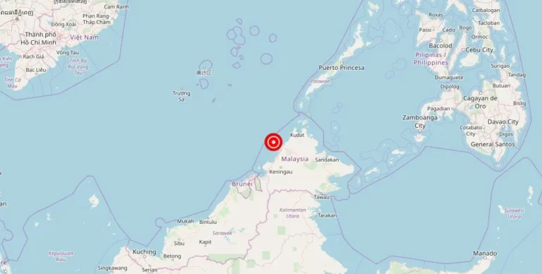 Magnitude 5.50 earthquake strikes near South China Sea in China.